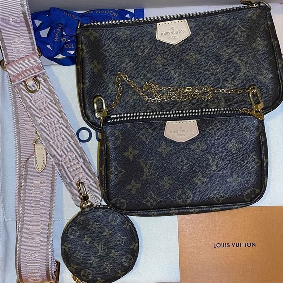 🌸SOLD🌸LIKE NEW LV MULTI POCHETTE ACCESSOIRES🌸 - Picture 3 of 17